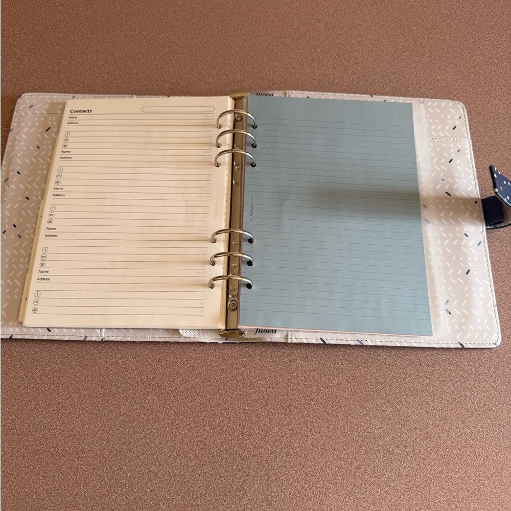 filoFAX Indigo A5 Planner with Polka Dots - Picture 10 of 14